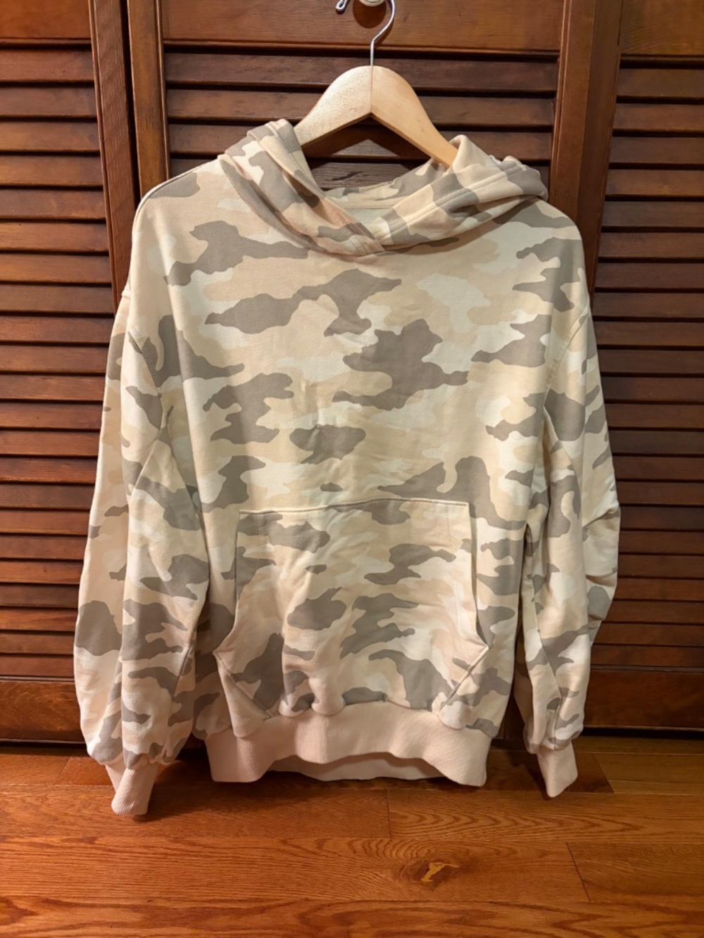 Aerie Jet Setter Hoodie Camo Medium